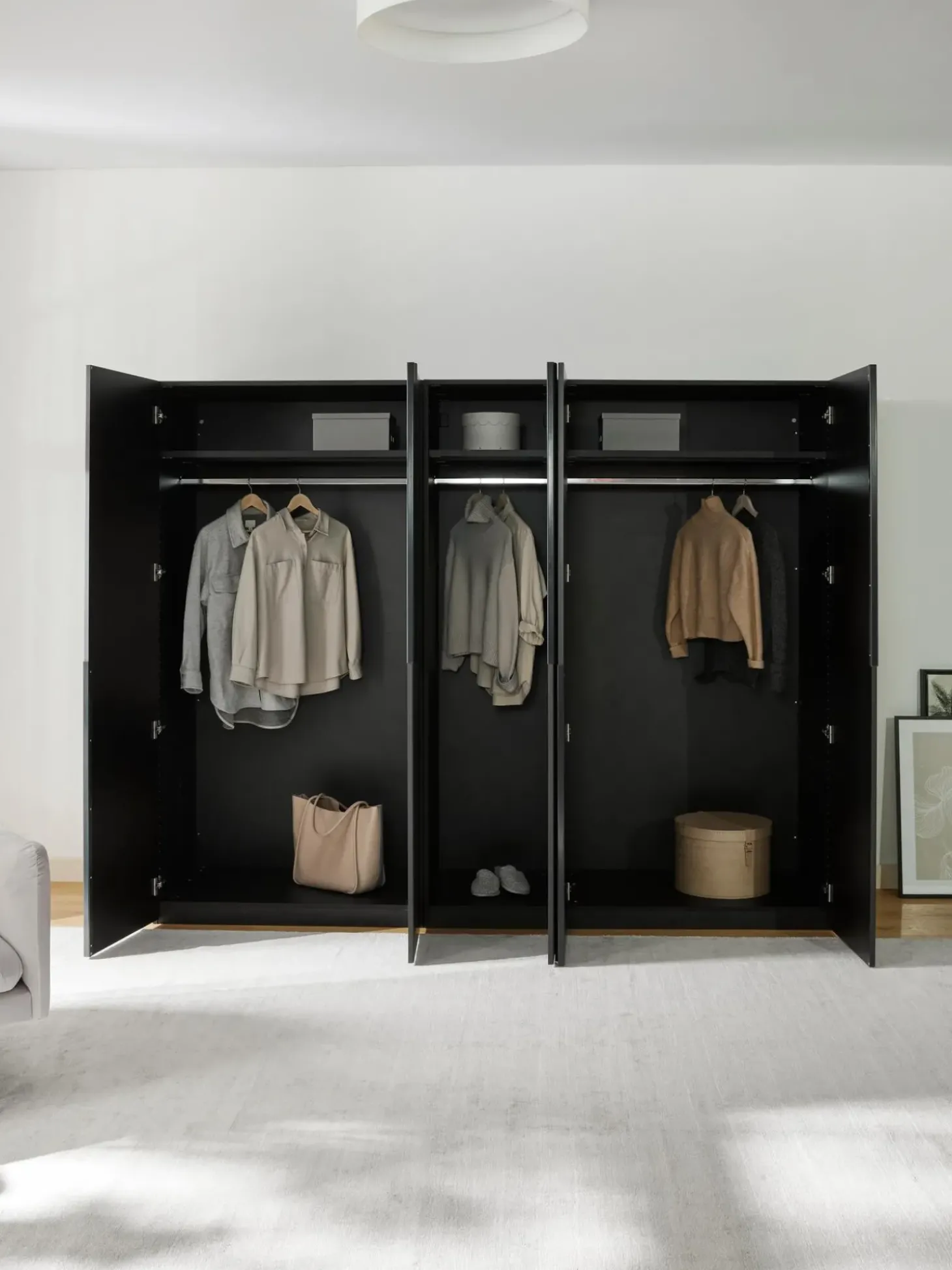 Armadio Componibile Ad Ante Battenti Leon, Larg. 250 Cm, In Diverse Varianti