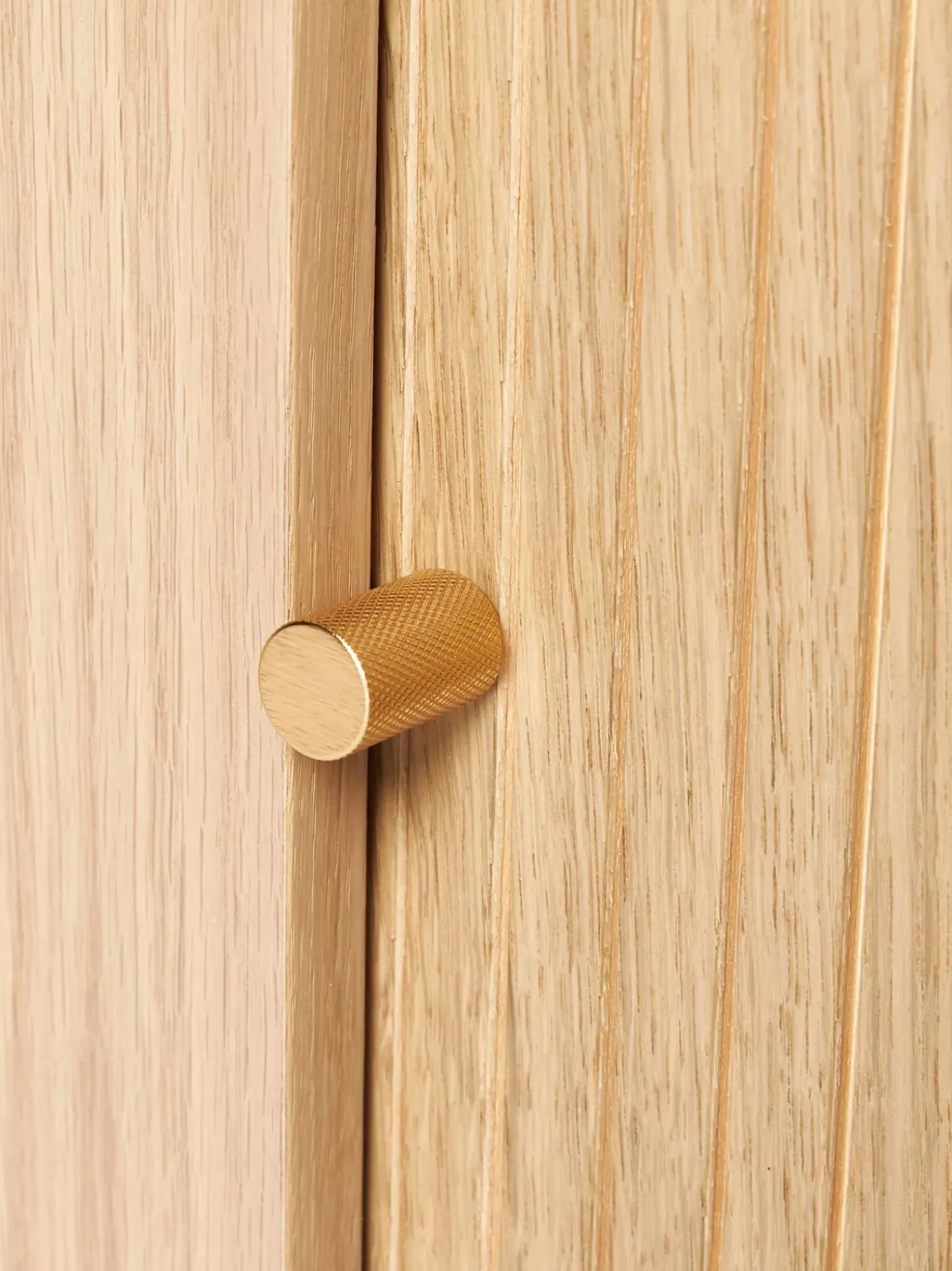 Comodino Da Parete Con Frontale Scanalato Calary