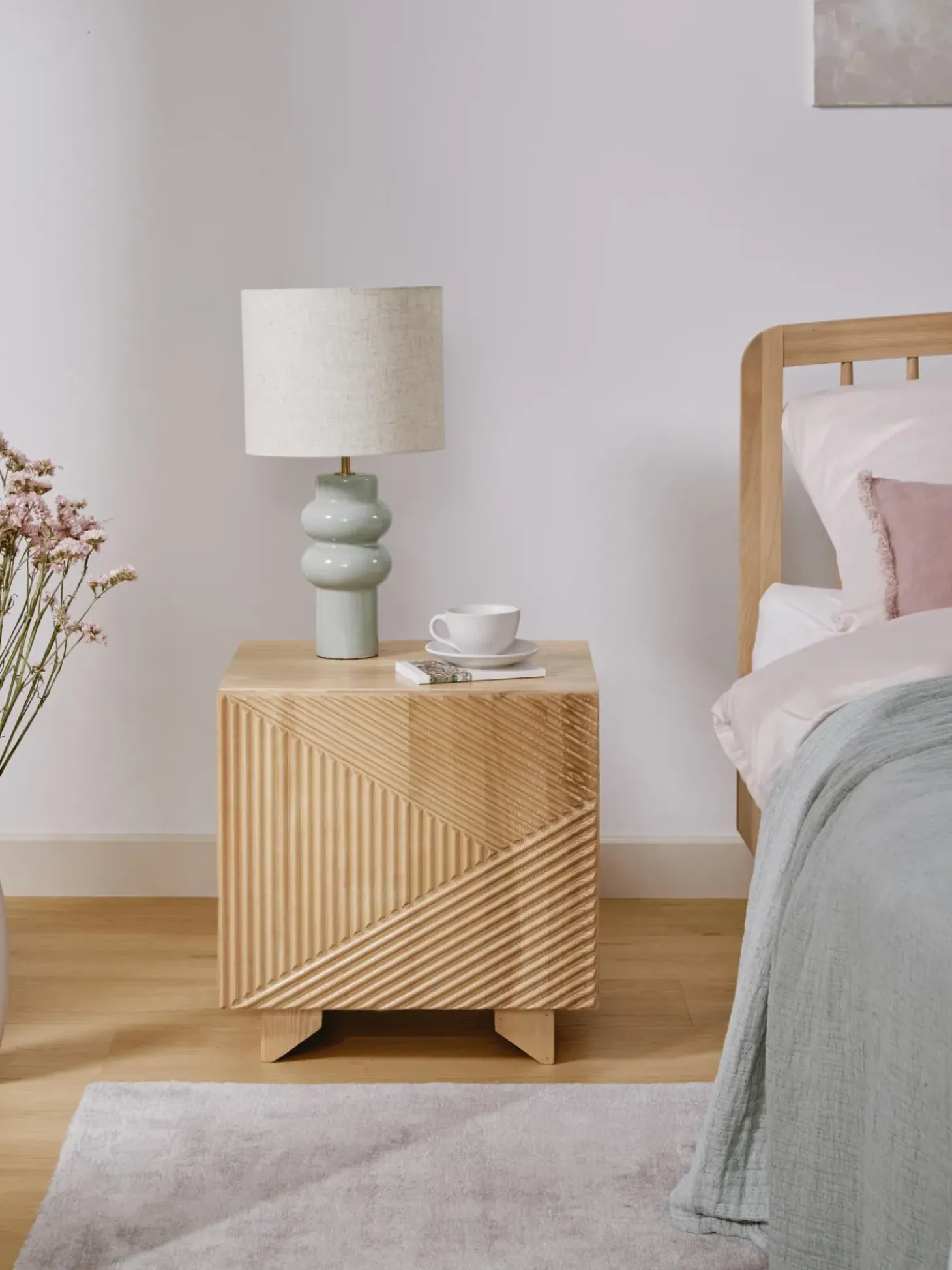 Comodino In Legno Di Frassino Massiccio Louis