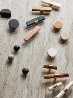 Gancio Da Parete In Marmo Acton