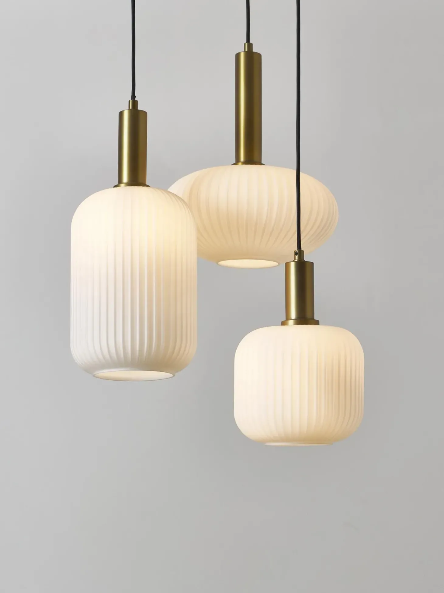 Lampada A Sospensione Cluster In Vetro Opalino Candela