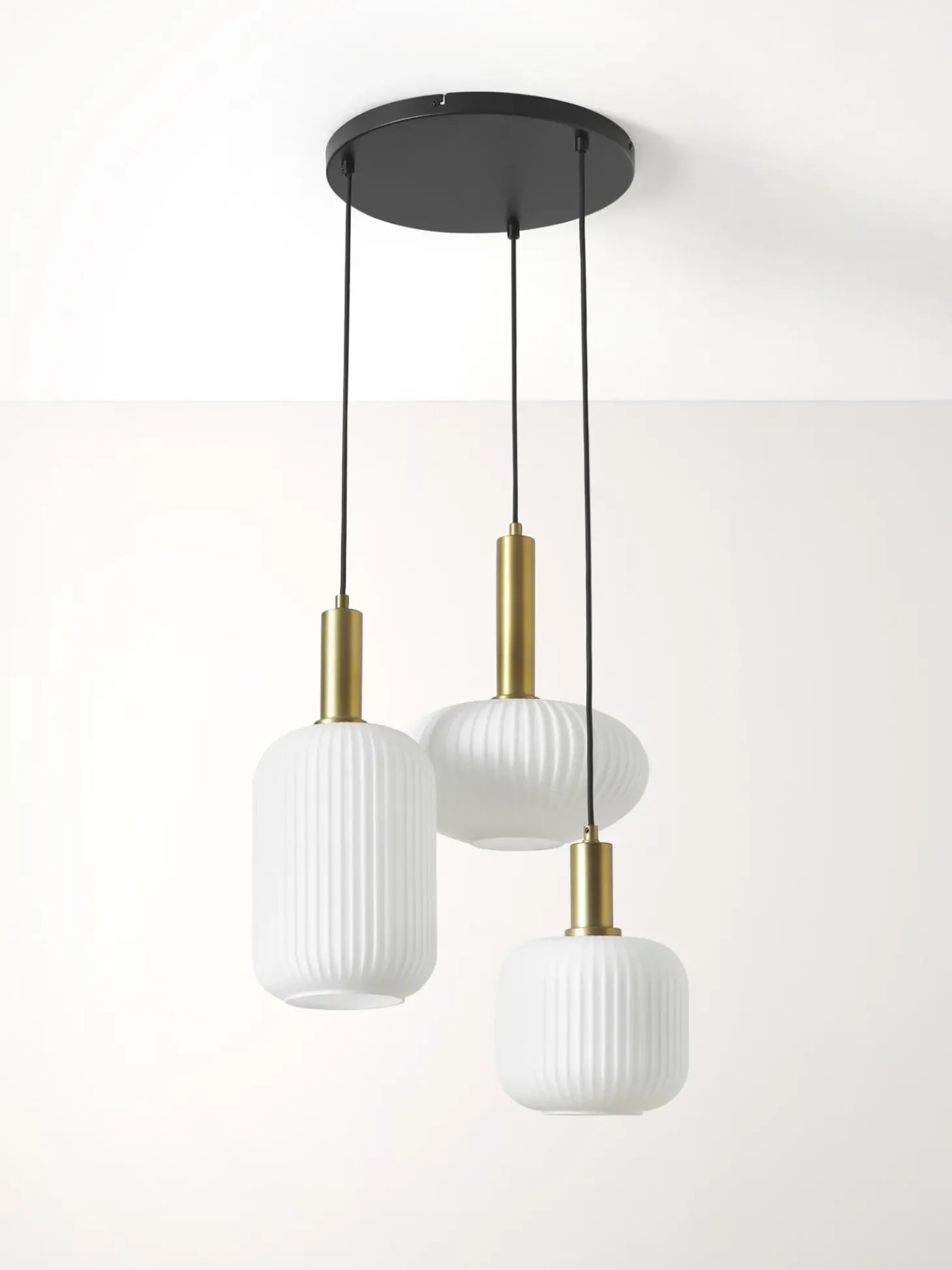 Lampada A Sospensione Cluster In Vetro Opalino Candela