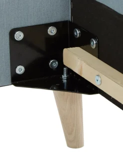 Letto Imbottito Con Piedini In Legno Moon