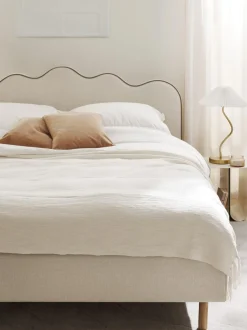 Letto Imbottito Con Testiera Ondulata Romy