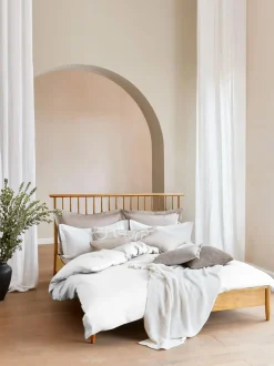 Letto In Legno Di Pino Massiccio Con Testiera Windsor