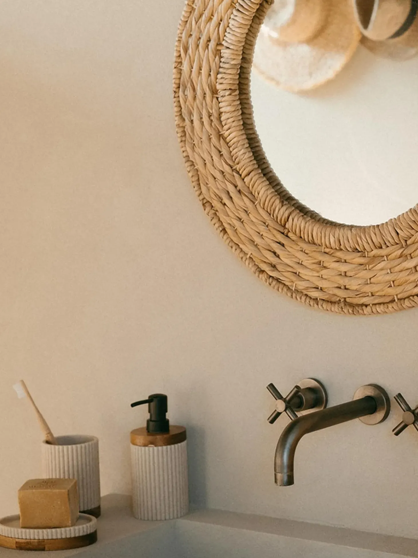 Portasapone Ovale Con Dettaglio In Legno Laura