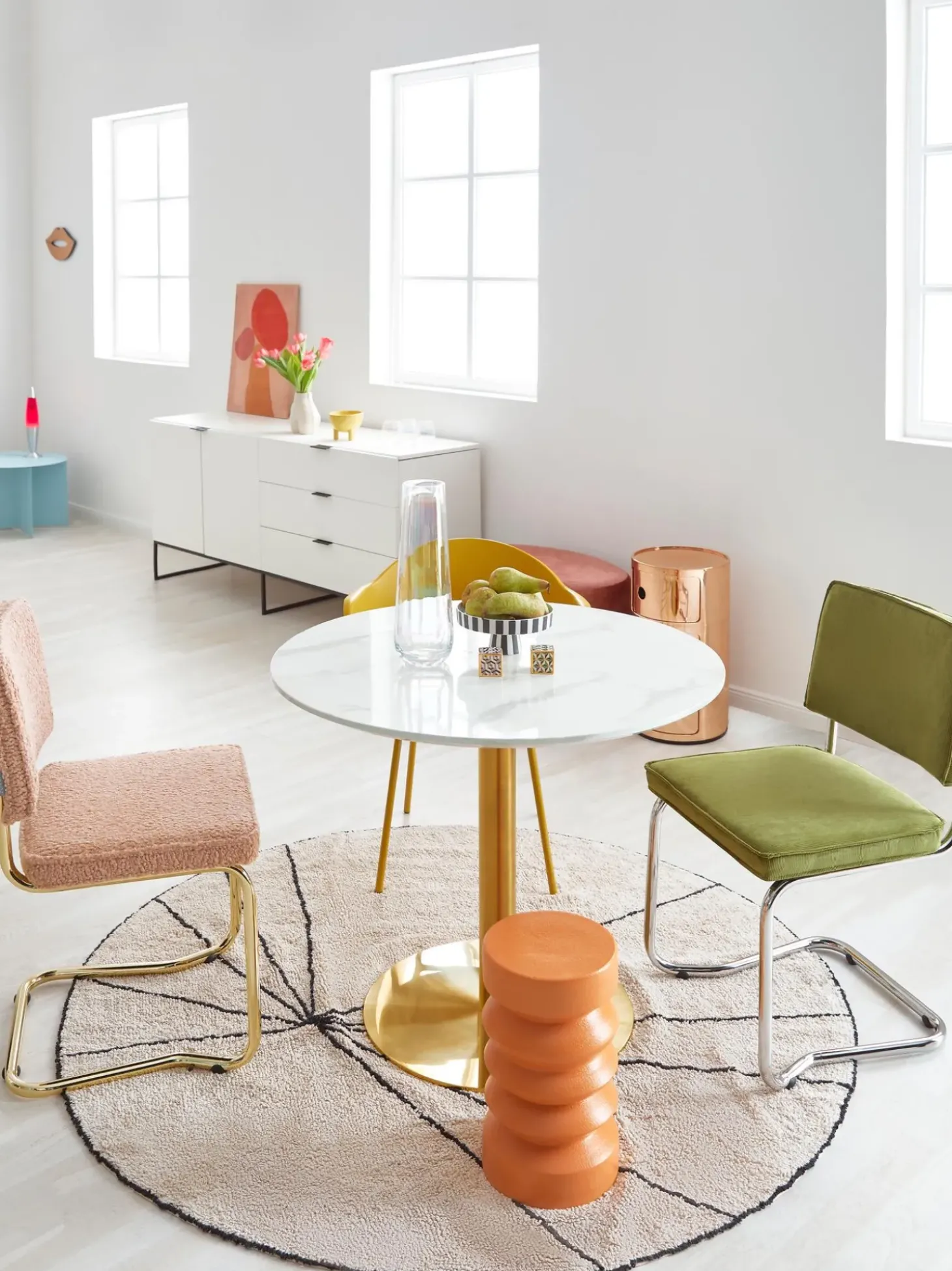 Sedia Cantilever In Velluto A Coste Kink