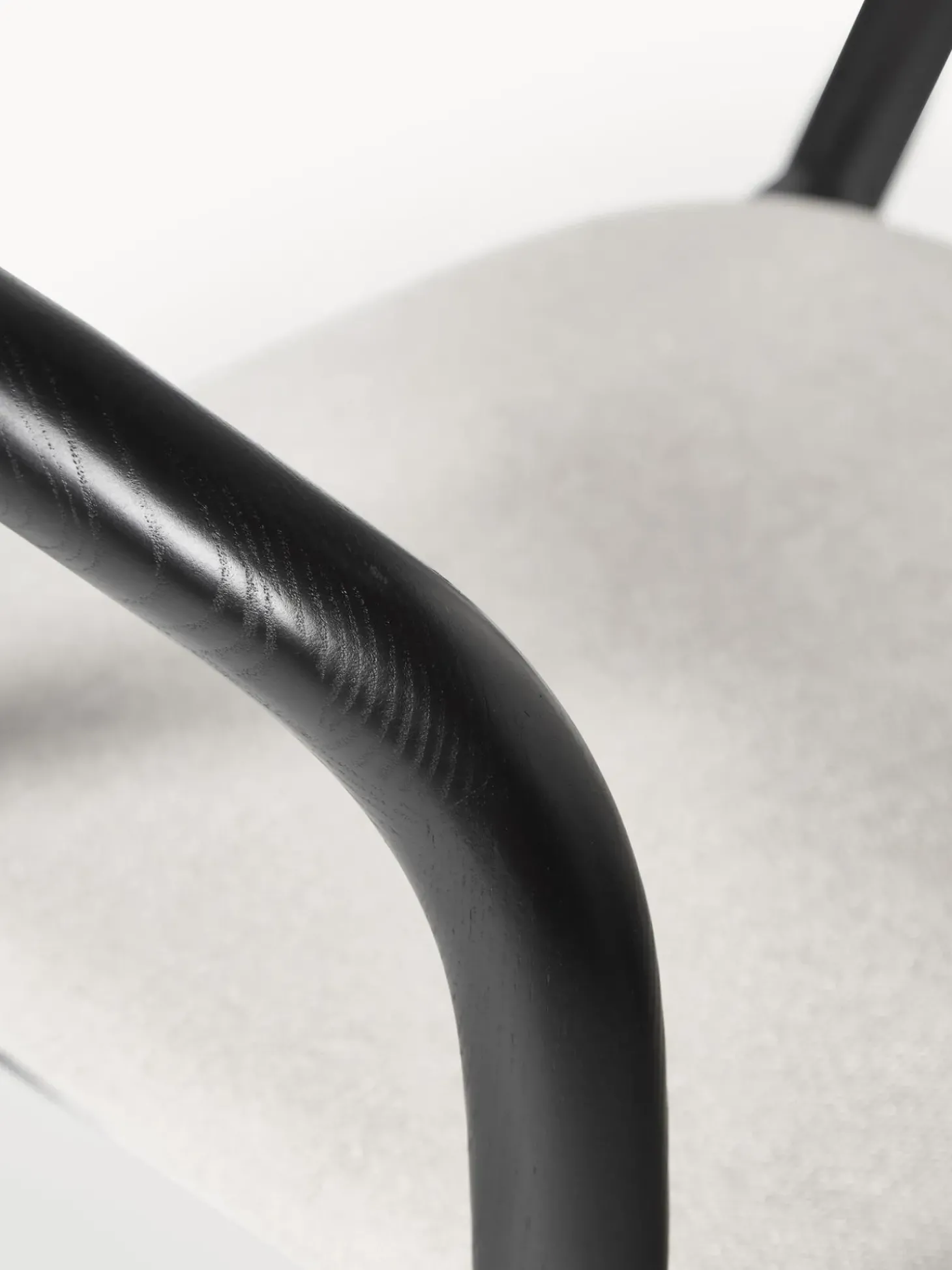 Sedia In Legno Con Braccioli E Cuscino Angelina