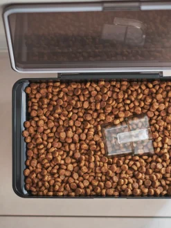 Set 2 Contenitori Per Cibo Per Animali Con Misurino Tower