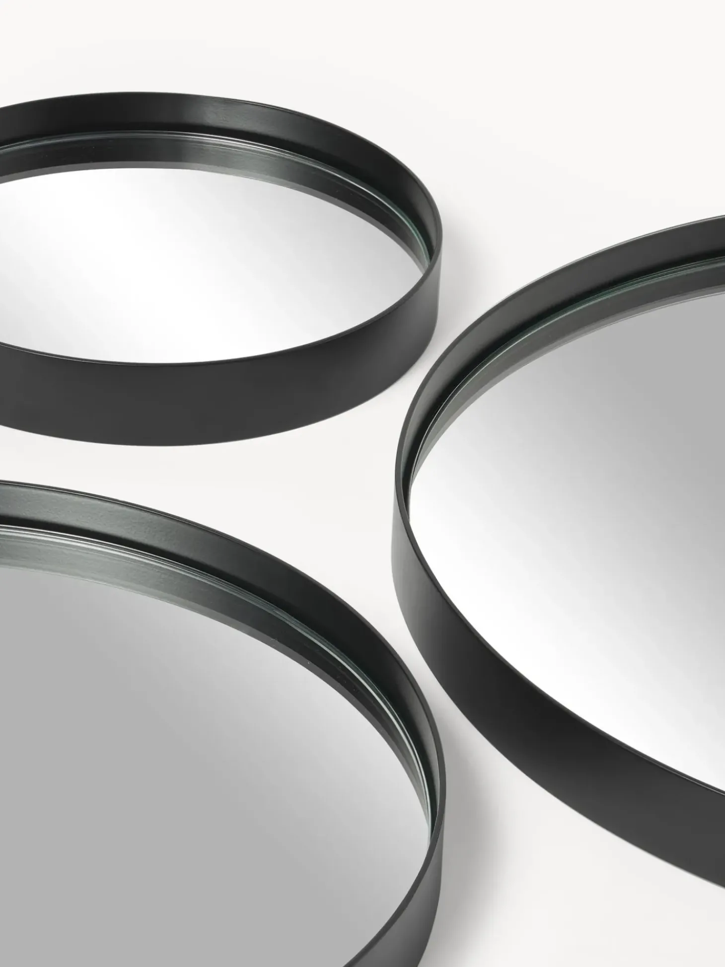 Set 3 Specchi Da Parete Rotondi Con Cornice In Metallo Lacie