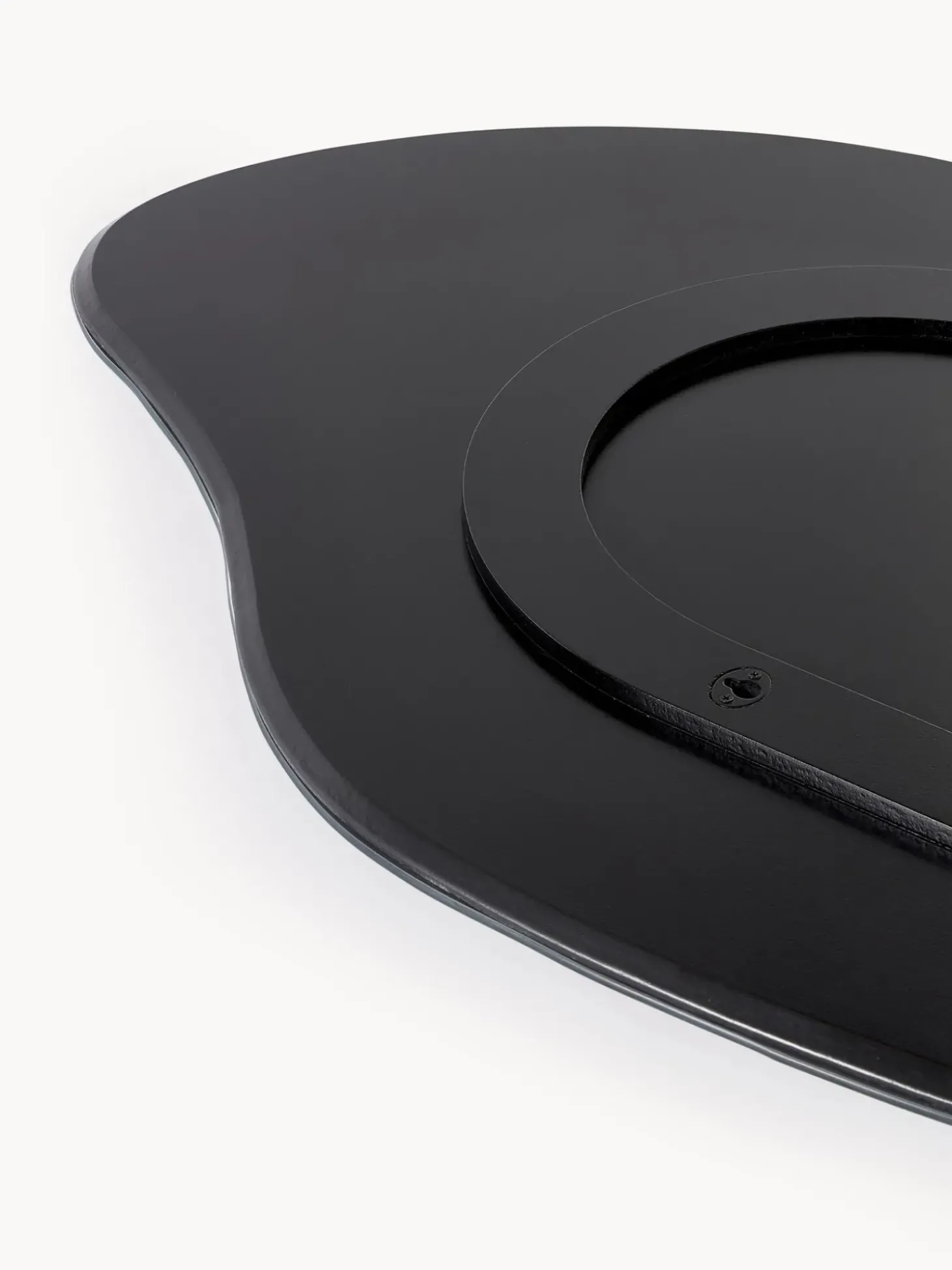 Specchio Da Parete Dalla Forma Organica Senza Cornice Lia