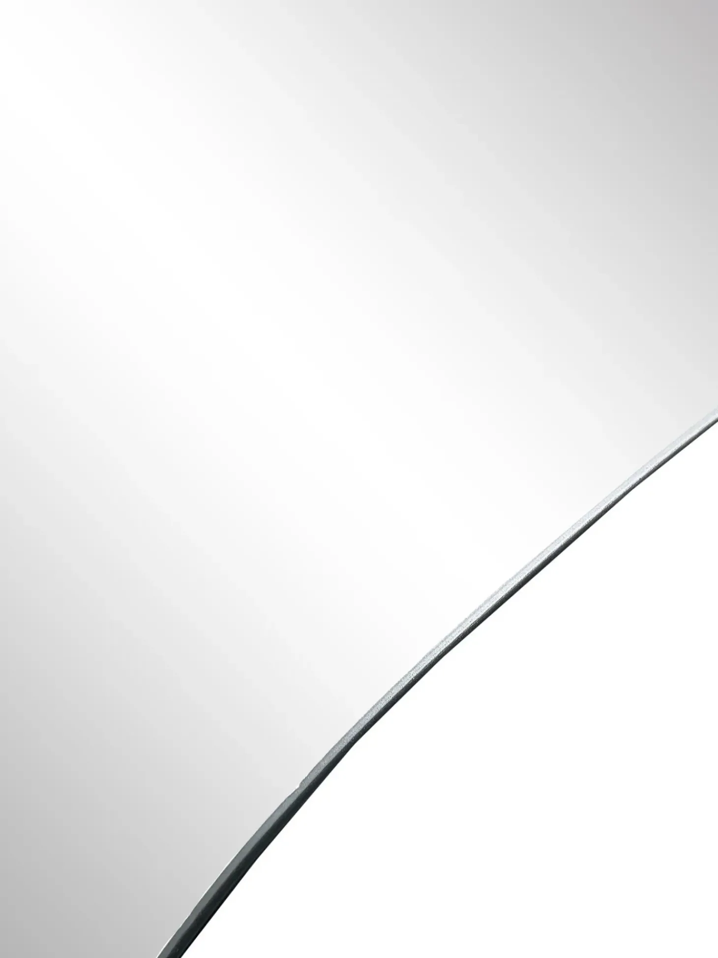 Specchio Da Parete Dalla Forma Organica Senza Cornice Lia