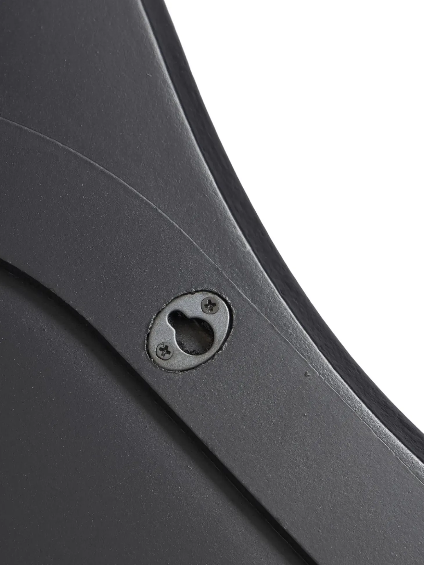 Specchio Da Parete Dalla Forma Organica Senza Cornice Lia