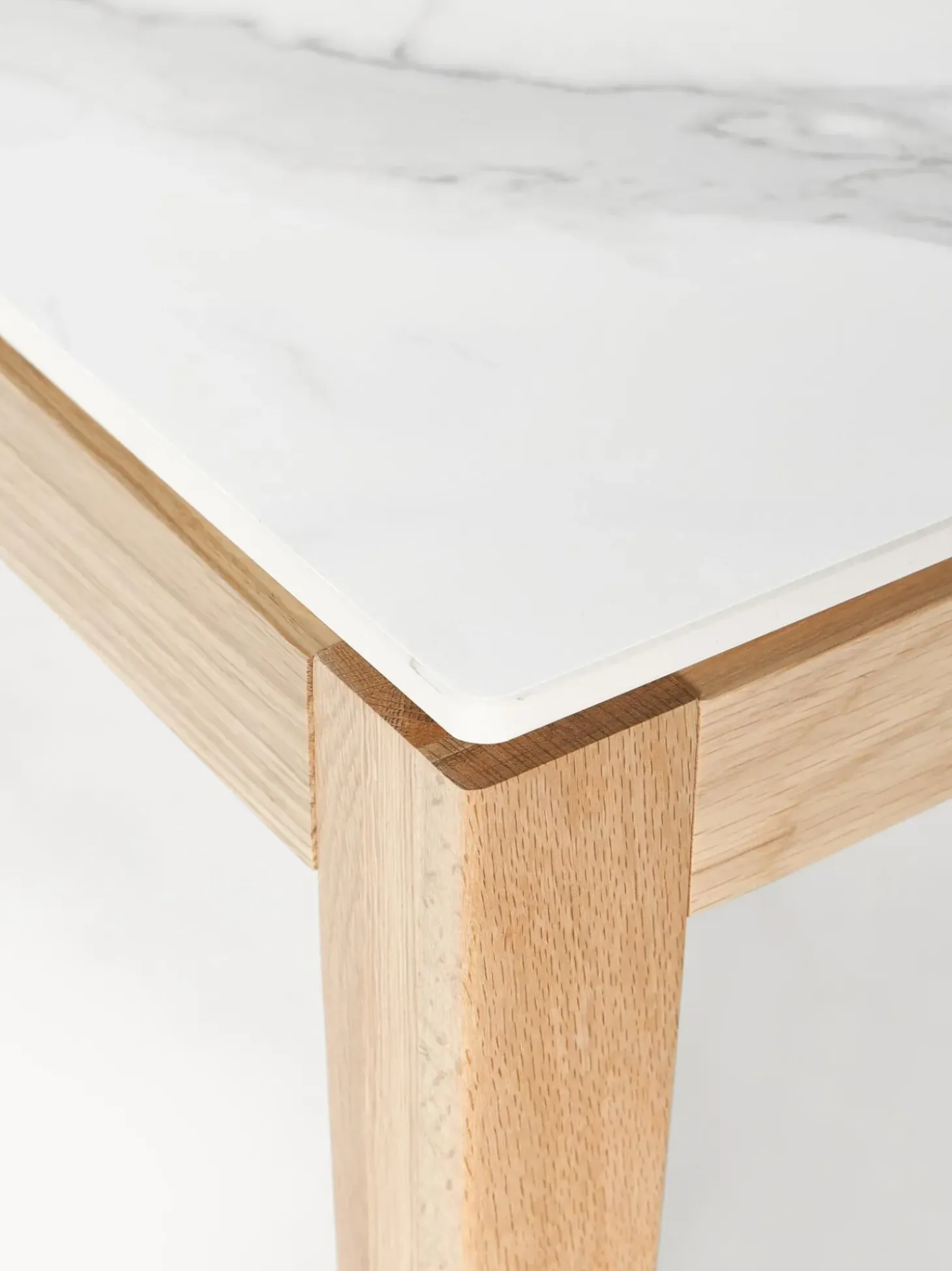 Tavolo Effetto Marmo Jackson, In Diverse Misure