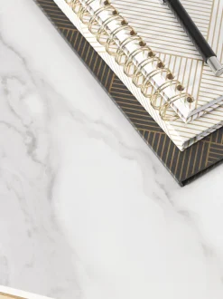 Tavolo Effetto Marmo Jackson, In Diverse Misure