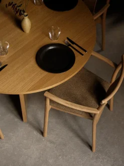 Tavolo Rotondo Con Finitura Di Quercia Androgyne, In Varie Misure