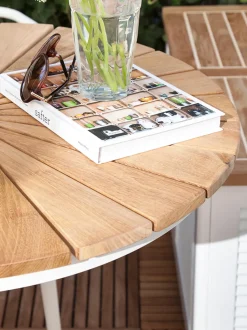 Tavolo Rotondo Da Balcone Con Piano In Legno Di Teak Hard & Ellen