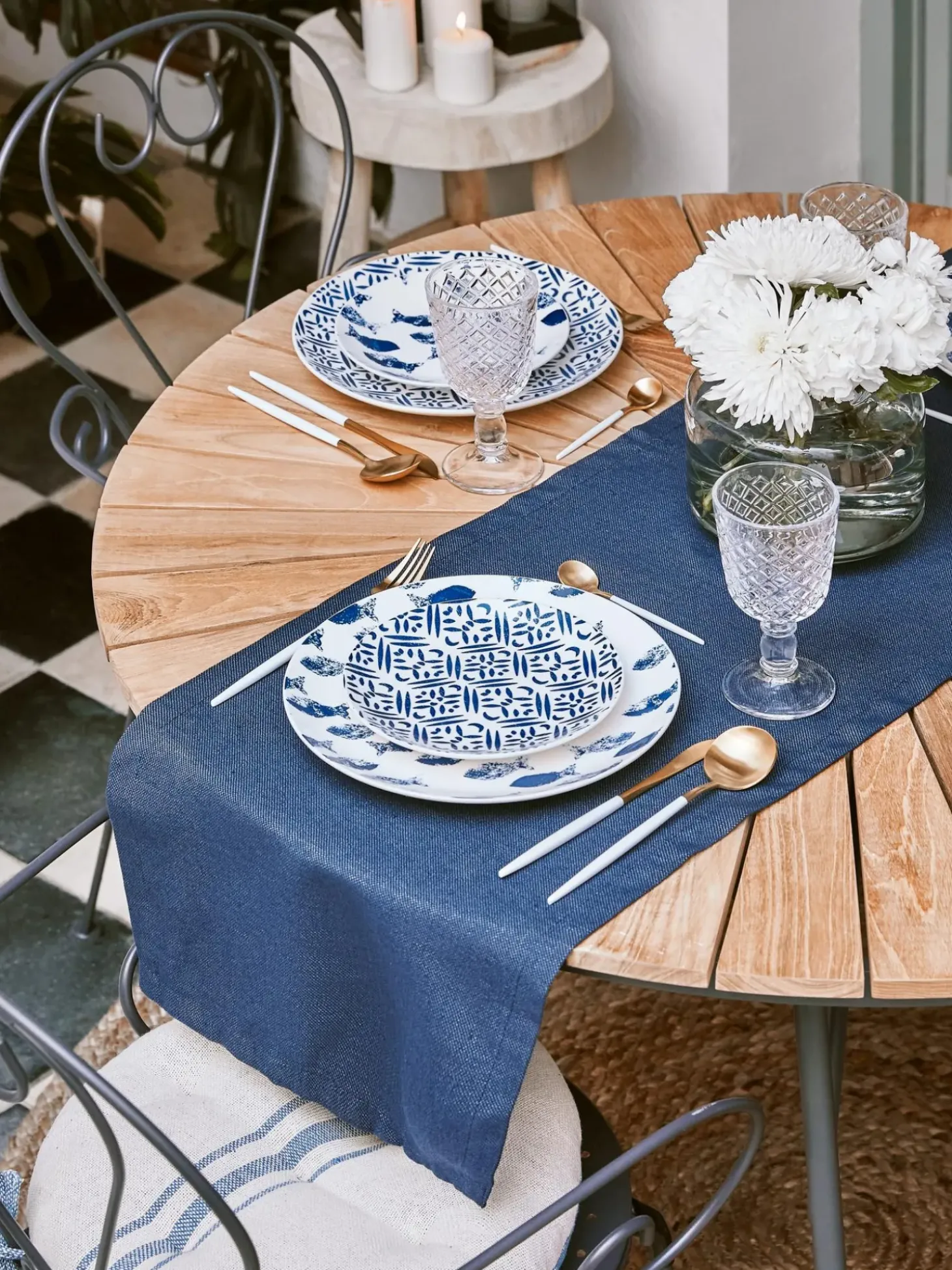 Tavolo Rotondo Da Giardino Con Piano In Legno Di Teak In Varie Misure Hard & Ellen